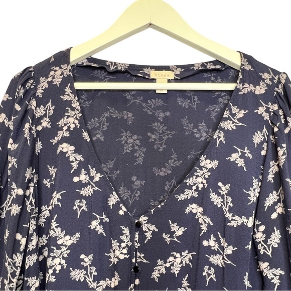 Hinge | Navy V Neck Floral Button Front Blouse 3/4 Sleeve Sz L - Picture 2 of 9